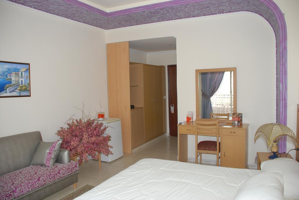 Platinum Hotel Tyros Exterior foto