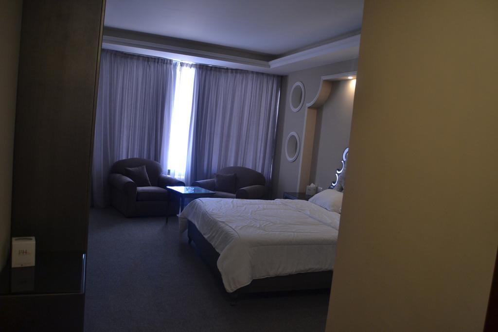 Platinum Hotel Tyros Exterior foto
