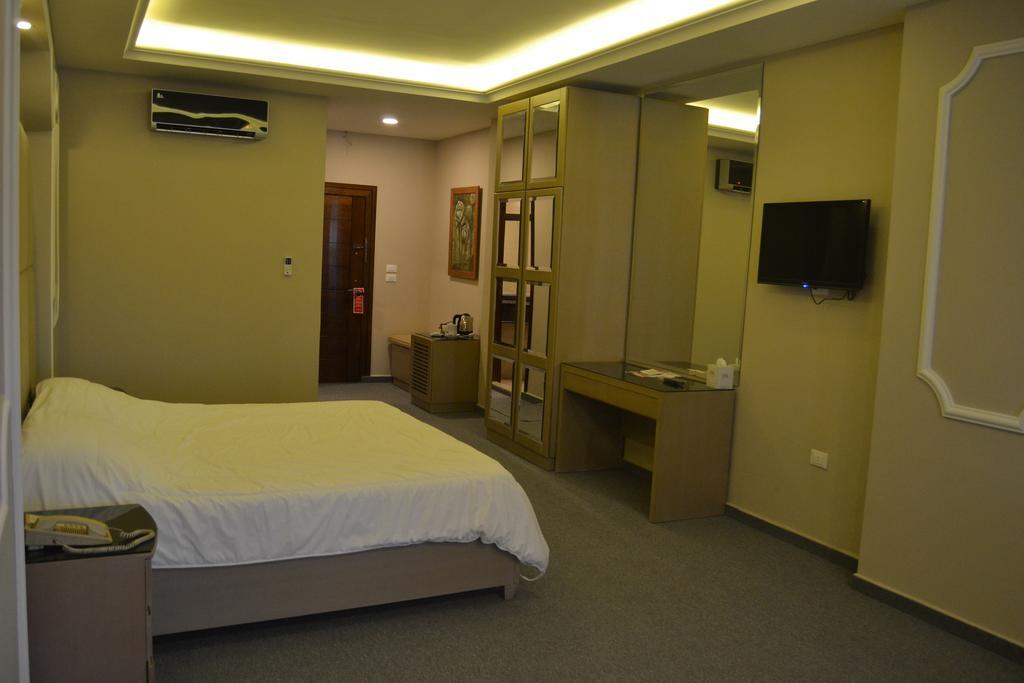 Platinum Hotel Tyros Exterior foto