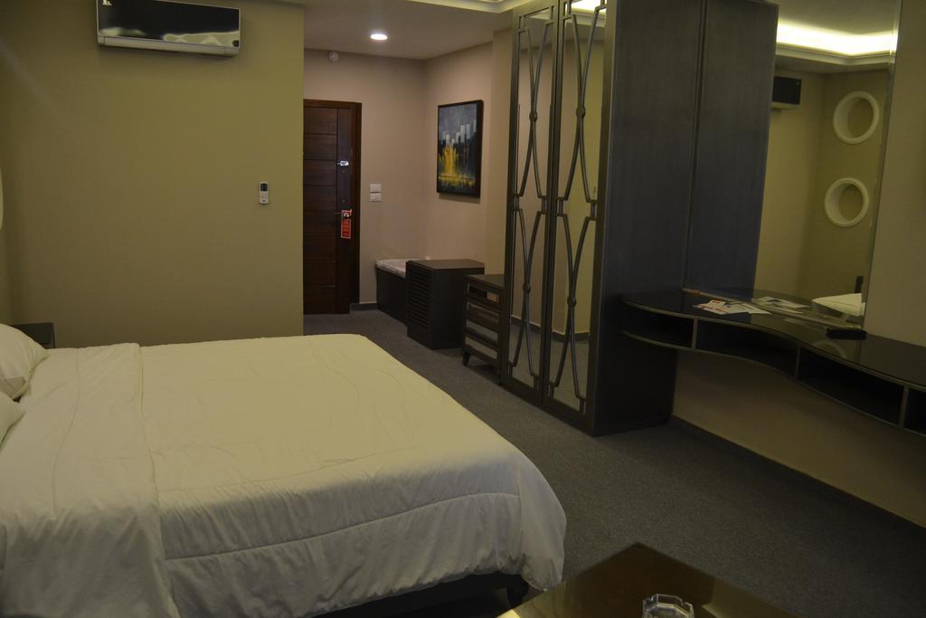 Platinum Hotel Tyros Exterior foto