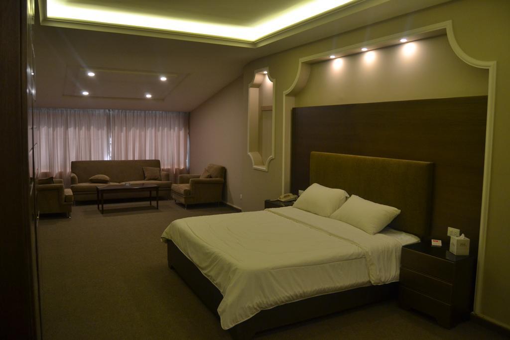 Platinum Hotel Tyros Exterior foto